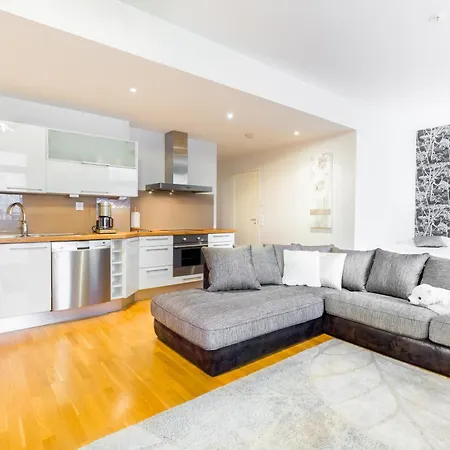 Practical & Spacious In District, Private Sauna, Free Wifi Daire *